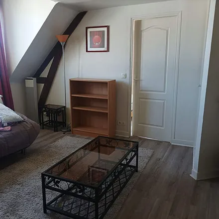 Rent this 2 bed apartment on 100 Rue des Hautes Marches in 37520 La Riche, France