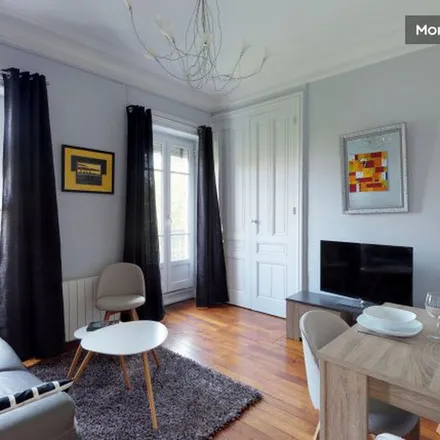 Image 6 - 5 Place Victor Basch, 69007 Lyon, France - Apartment for rent