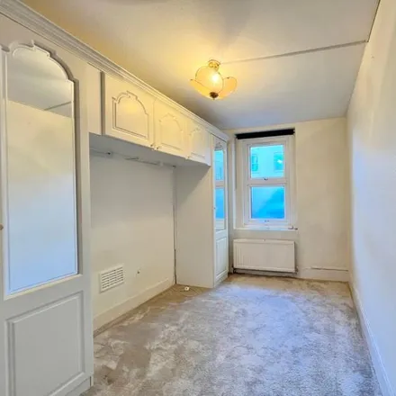 Image 2 - Burlington Court, Spencer Road, Strand-on-the-Green, London, W4 3SL, United Kingdom - Apartment for rent