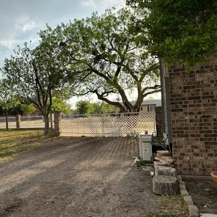Image 3 - 1726 Baker Drive, Tom Green County, TX 76905, USA - House for sale