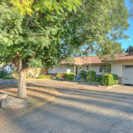 Image 2 - 547 West Bullard Avenue, Fresno, CA 93704, USA - House for sale