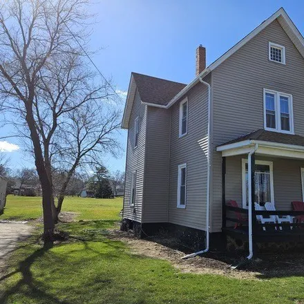 Buy this 4 bed house on 433 West Washington Street in Woodstock, IL 60098