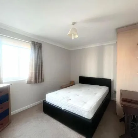 Rent this 2 bed room on Blue Cross animal hospital Victoria in Hugh Street, London