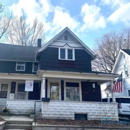Buy this 8 bed house on 483 College Avenue in Fostoria, OH 44830
