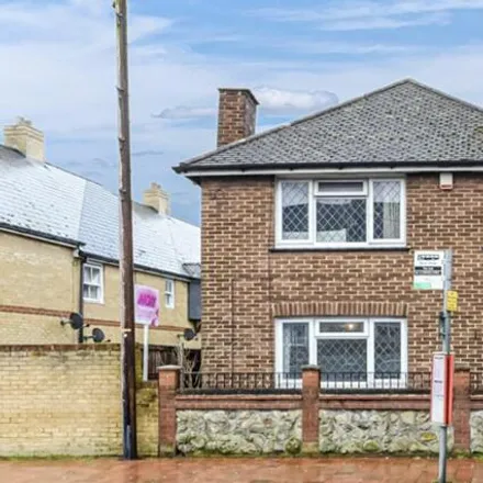 Buy this 3 bed house on The Bull in Holborough Road, Snodland