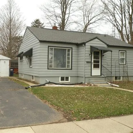 Image 2 - 1010 South Chipman Street, Owosso, MI 48867, USA - House for sale