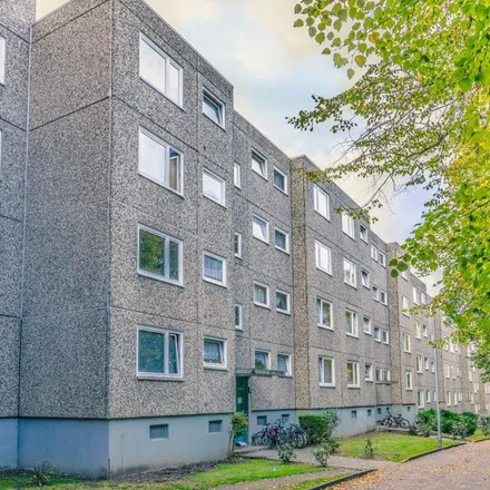 Rent this 3 bed apartment on Laatzen Mitte in Pettenkoferstraße 6, 30880 Laatzen