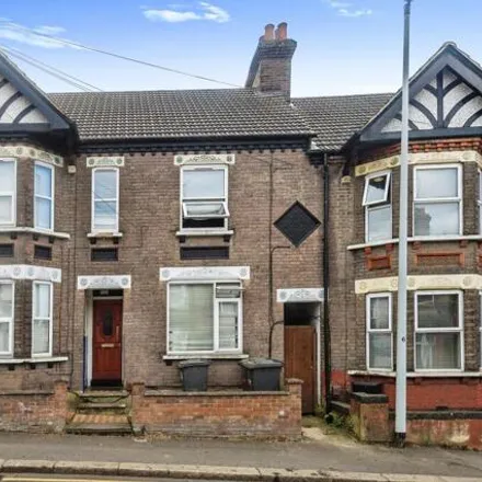 Buy this 5 bed house on High Town Road in Luton, LU2 0DQ