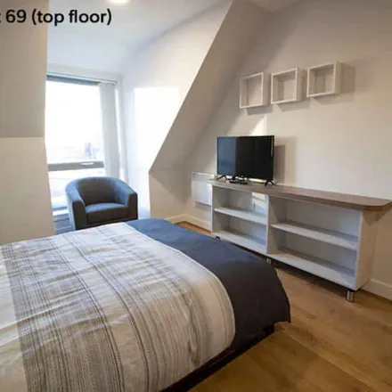 Rent this 1 bed apartment on Glasshouse Street in Nottingham, NG1 3BX