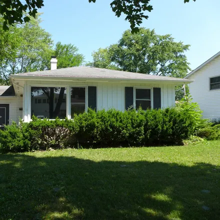 Buy this 3 bed house on 1006 Barberry Lane in Mount Prospect, IL 60056