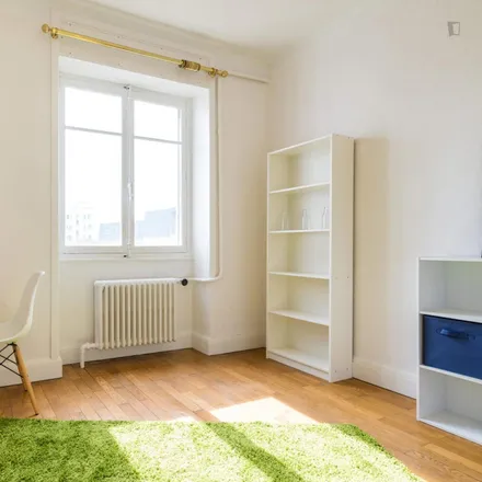 Image 2 - 156 Cours Gambetta, 69007 Lyon, France - Room for rent