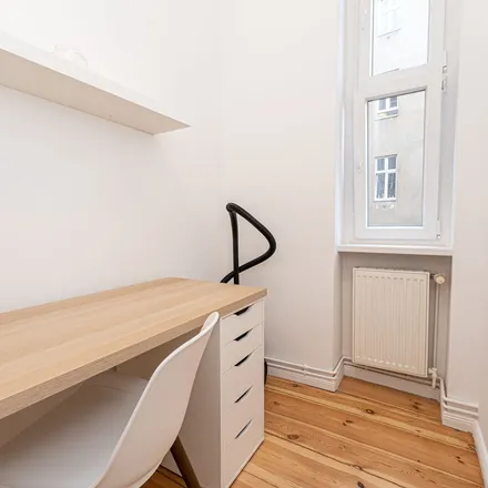 Rent this 3 bed apartment on Biebricher Straße 15 in 12053 Berlin, Germany