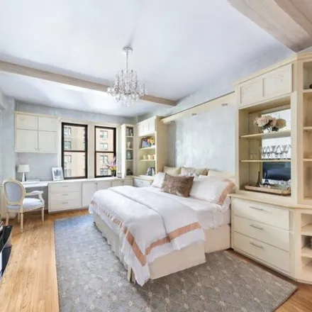 Buy this studio apartment on The Bancroft in 40 West 72nd Street, New York