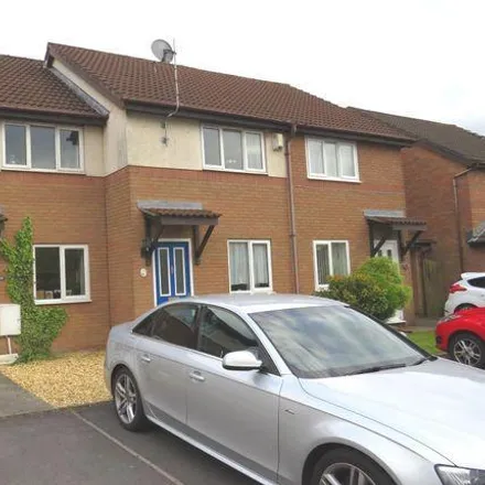 Rent this 2 bed townhouse on Park Avenue in Vale of Glamorgan, CF5 5TJ