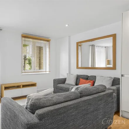 Image 5 - Queensgate House, 1 Hereford Road, Old Ford, London, E3 2FQ, United Kingdom - Apartment for rent