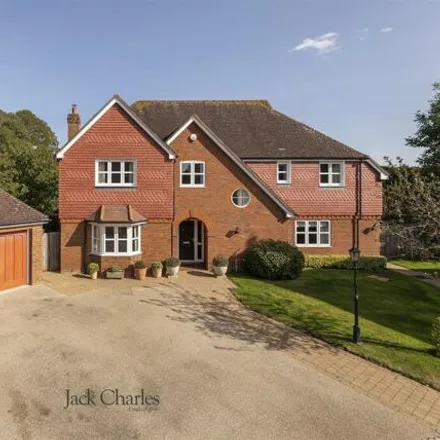 Buy this 5 bed house on Spa Close in Hadlow, TN11 0JX