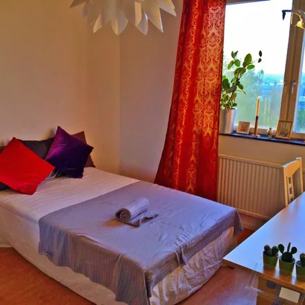 Rent this 1 bed apartment on Henriksdalsringen 29 in 131 32 Nacka kommun, Sweden
