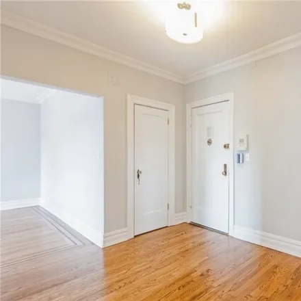 Image 4 - Maple Court, 81st Street, New York, NY 11372, USA - Apartment for sale