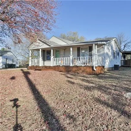 Image 2 - 1005 West Marlow Street, Burton Road, MO 64076, USA - House for sale