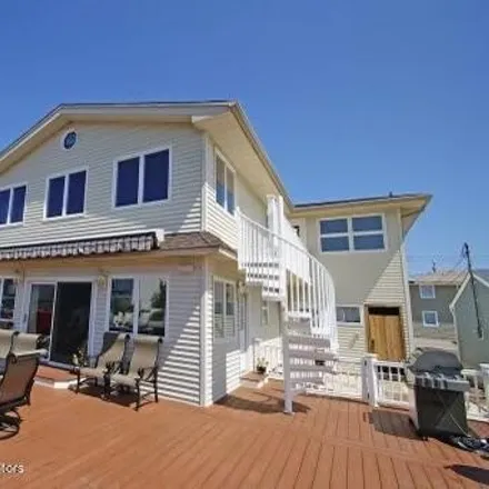 Rent this 5 bed house on 222 Hayes Court in Silver Beach, Toms River