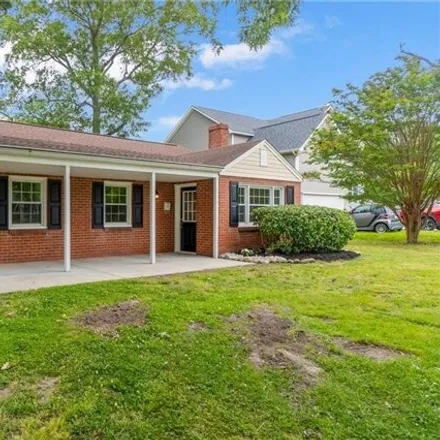 Buy this 3 bed house on 325 Fox Hill Road in Hampton, VA 23669