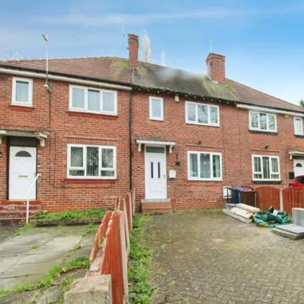 Rent this 2 bed townhouse on Piper Close in Sheffield, S5 7NX