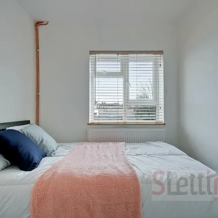 Image 3 - Lewis Lettings, Cricklewood Broadway, London, NW2 3JX, United Kingdom - Apartment for rent