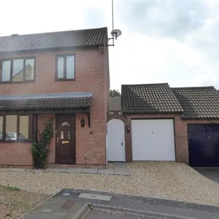 Rent this 3 bed house on Greenglades in West Northamptonshire, NN4 9YW