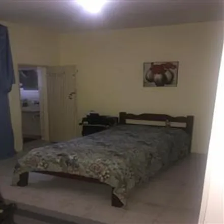 Buy this 3 bed house on Rua Flôr do Campo in Centro, Poá - SP