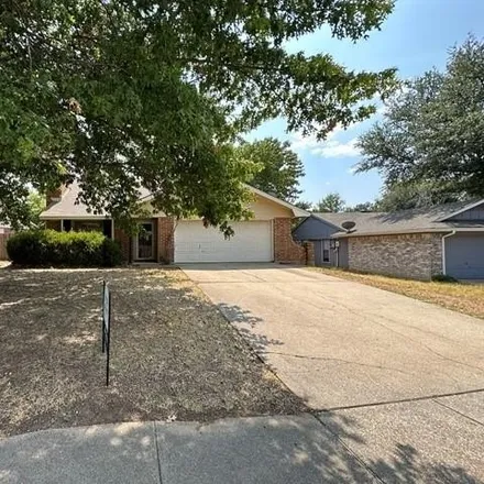Image 2 - 2894 Glen Hollow Circle, Arlington, TX 76016, USA - House for sale