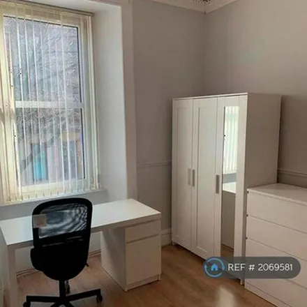 Rent this 5 bed apartment on 15 Stewartville Street in Partickhill, Glasgow