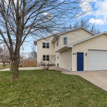 Buy this 6 bed house on 696 West 10th Street in Kaukauna, WI 54130