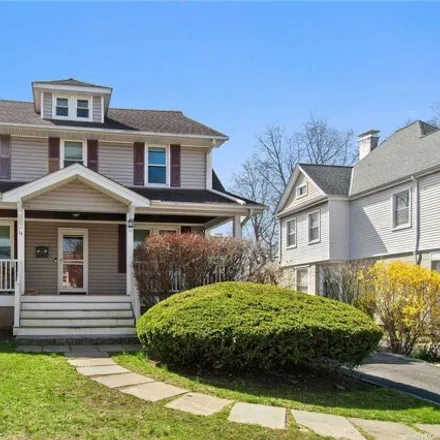 Buy this 6 bed house on 14 Oakwood Avenue in City of White Plains, NY 10605