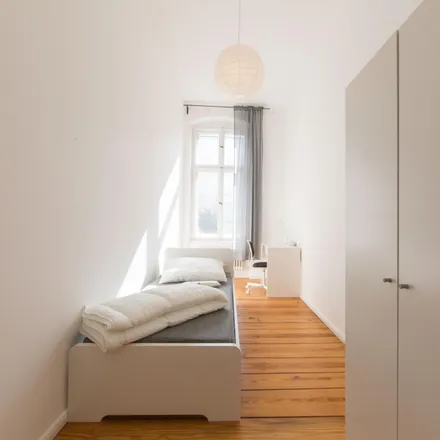 Rent this 5 bed room on Kaiser-Friedrich-Straße 48 in 10627 Berlin, Germany