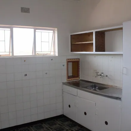 Image 2 - Fleming Road, Cape Town Ward 62, Cape Town, 7800, South Africa - Apartment for rent