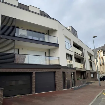 Rent this 4 bed apartment on 6 Rue de l'Hermine in 35000 Rennes, France