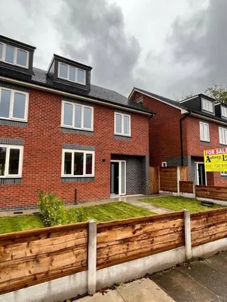 Buy this 4 bed duplex on Gloucester Road in Middleton, M24 1HH