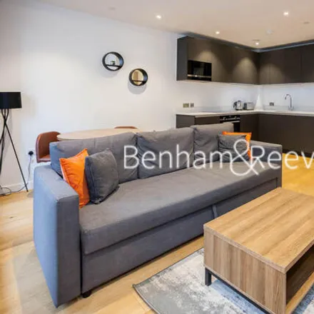 Rent this 1 bed room on Ordnance Building in Dock Street, London