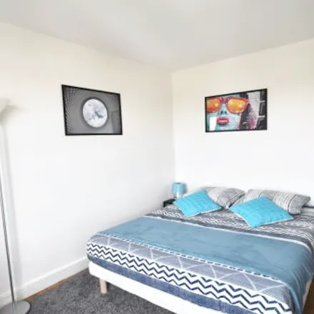 Rent this 1 bed room on Dalle Vitruve in Rue de Srebrenica, 75020 Paris