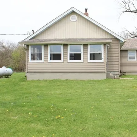 Buy this 3 bed house on 8694 West County Road 300 South in Hendricks County, IN 46121