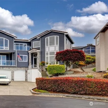 Buy this 5 bed house on 149 South 293rd Place in Federal Way, WA 98003