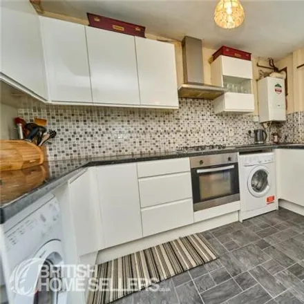 Image 2 - Ninian Road, Piccotts End, HP2 6NB, United Kingdom - House for sale