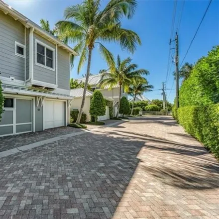Image 7 - 64 6th Street South, Naples, FL 34102, USA - House for sale