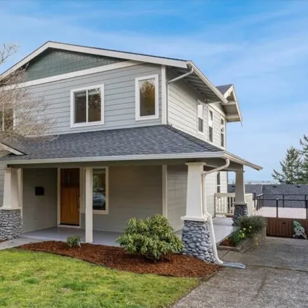 Buy this 4 bed house on 432 Southeast Gilham Avenue in Portland, OR 97215
