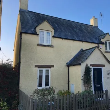 Rent this 3 bed house on The Wern in Lechlade, GL7 3FF