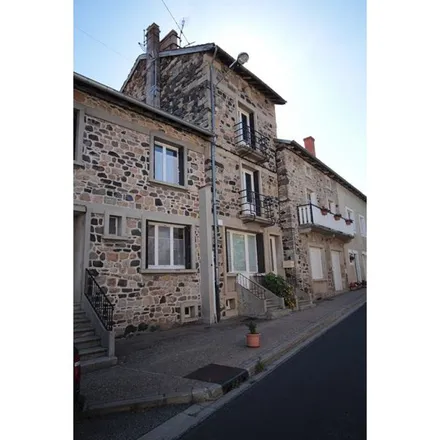 Image 9 - 10 Place de l'Église, 43150 Laussonne, France - Apartment for rent