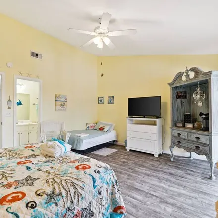 Rent this 2 bed townhouse on Panama City Beach