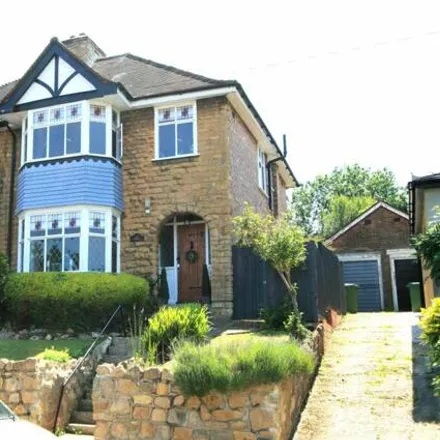 Buy this 3 bed duplex on Leamington Avenue in London, BR1 5BH