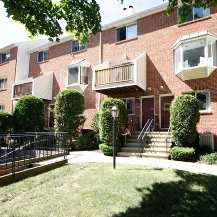 Image 1 - 101 Grove Street, Glenbrook, Stamford, CT 06901, USA - Townhouse for rent