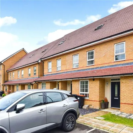 Rent this 3 bed house on Stamp Acre in Dunstable, LU6 1FY